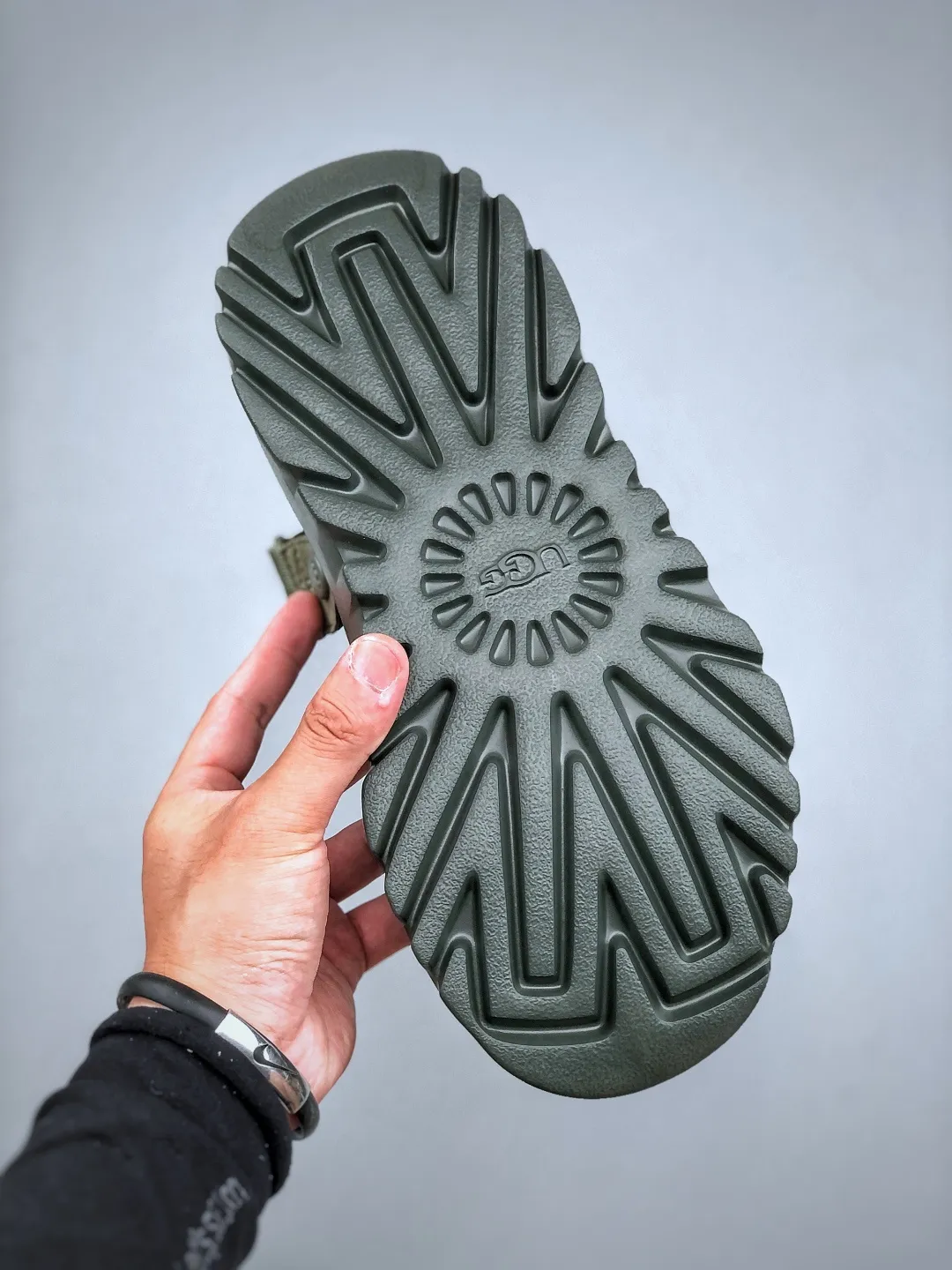 💰440 support store L/UGG summer new snow answer SKTA classic simple, comfortable and versatile, fashionable and casual, thick sole, comfortable, lightweight and breathable clog shoes, silent, wear-resistant and anti-wear. It is a vitality bomb in summer, full of youthful vitality, mesh material is breathable and light, super cool to wear in summer. Adjustable buckle design, convenient and considerate. The thick sole is non-slip and makes walking stable. Whether you are playing on the beach or strolling in the city streets, it can make you full of energy and become the center of attention ~ Size: 38-44